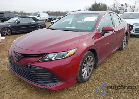 2020 Toyota Camry Le Awd z USA, uszkodzony, nr VIN 4T1L11BK5LU018565